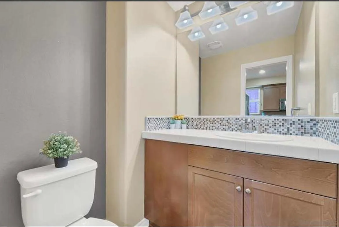 3 bed, 2.5 bath, 1428 sqft, $3,800 — Photo 2