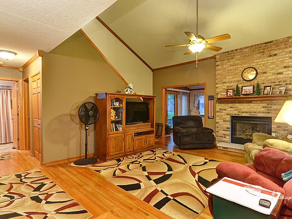 4th image of 1203 Lakewood Dr APT D