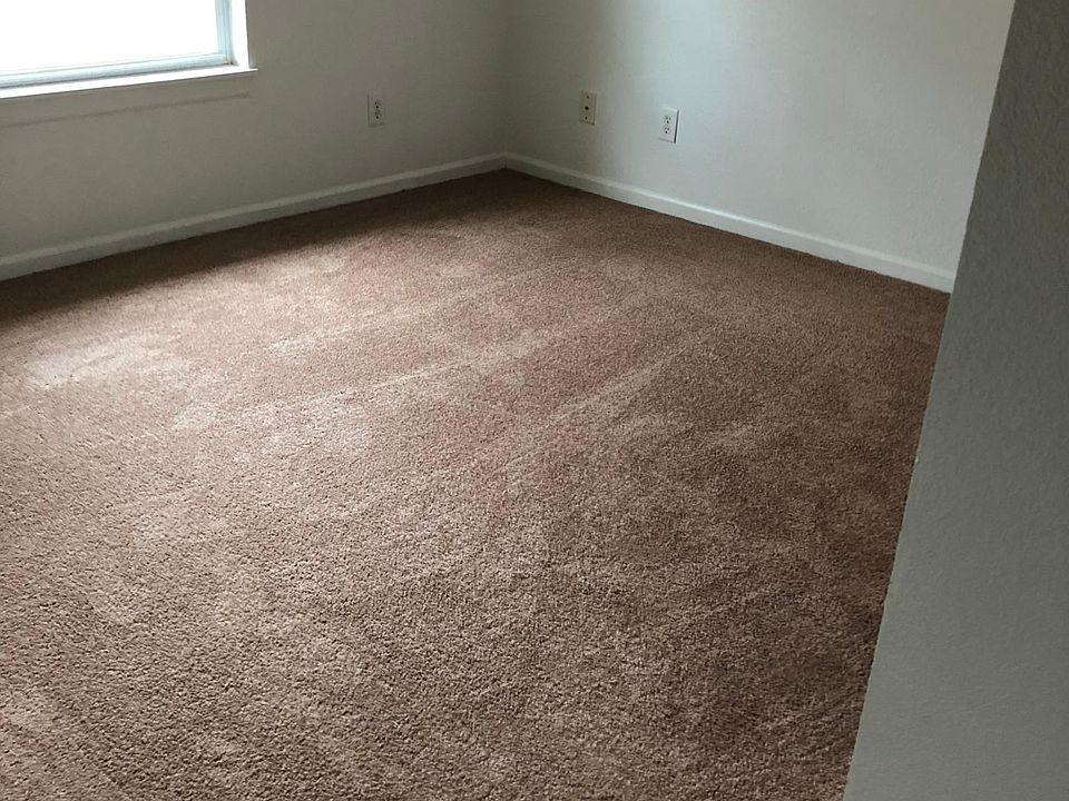 2nd image of 5969 Osage Beach Pkwy APT C
