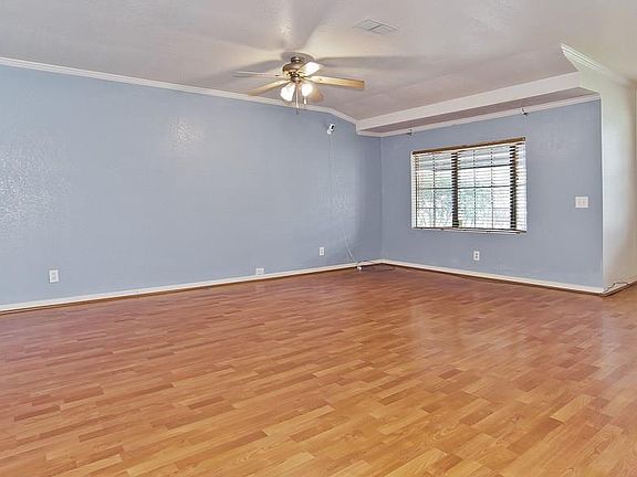 5th image of 2718 Falls Dr
