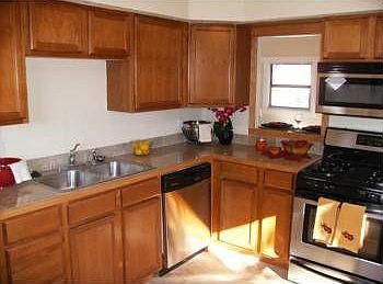 5th image of 1125 Roslyn St