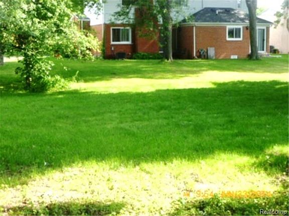 4th image of 18780 Hilton Dr