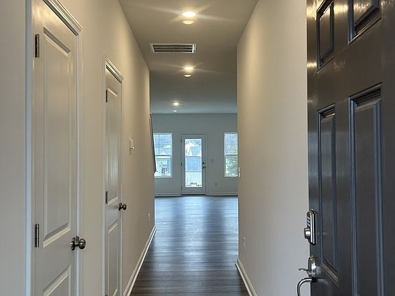 4th image of 461 Fran Dr #1