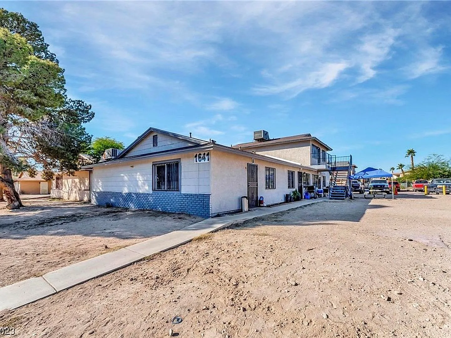 Charming 2-Bedroom Unit Available Now! — Photo 3