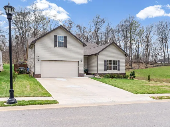 368 Barry Dr, Clarksville, TN 37040