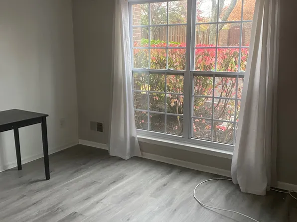 1478 Westgate Drive image 5 of 15