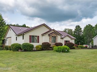 149 Eccles Dr, Hagaman, NY 12086
