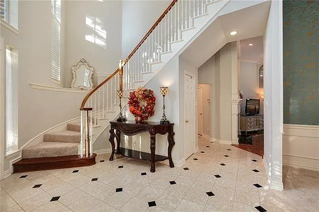 4 bed, 3429 sqft, $3,490 — Photo 4