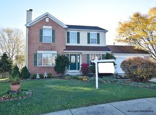 228 Dover Ct, Sugar Grove, IL 60554