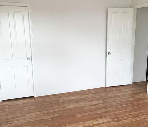 4th image of 127 N Catalina St #4