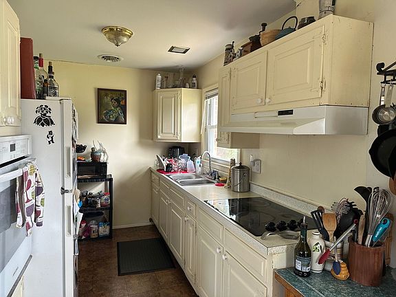 5th image of 1704 Whipple Dr