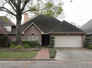 8903 Lawncliff Ln, Houston, TX 77040