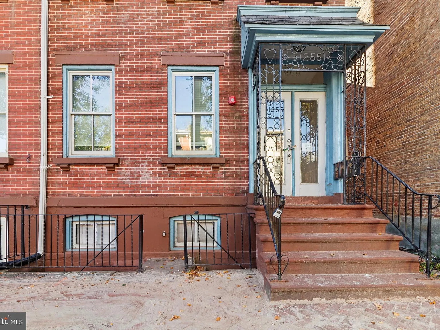 1 bed, 1.0 bath, 2242 sqft, $1,600 — Photo 4