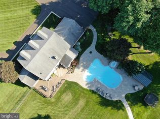 28 Meetinghouse Rd, Hatboro, PA 19040