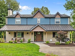 141 Ridgewood Rd, Coraopolis, PA 15108