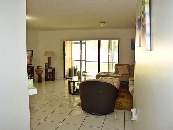 4th image of 9729 SW 138th Ave #Ibil