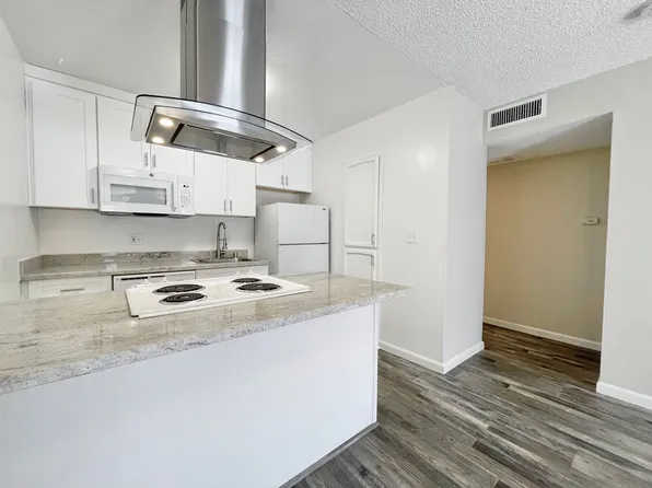 2811-15 E Street, 2811-15 E St #4, Sacramento, CA 95816