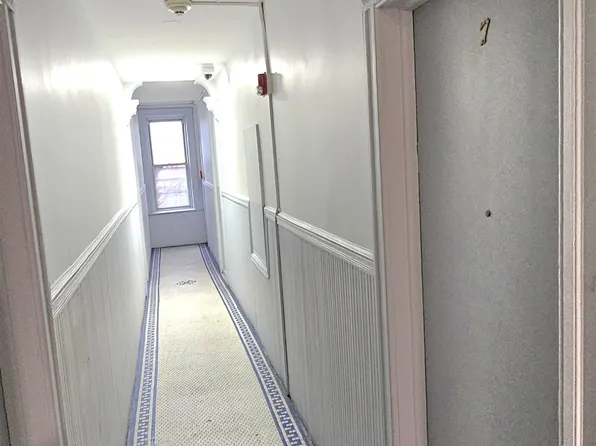 327 Jackson Street image 38 of 47