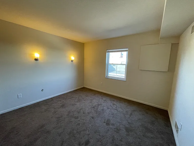 1340 King Ave — Photo 17