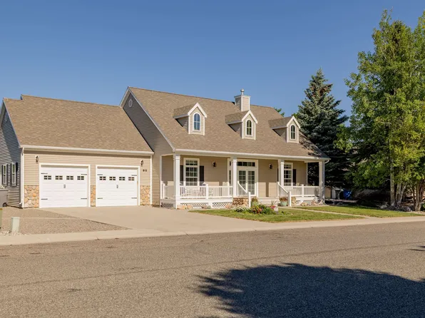 813 35th St, Cody, WY 82414