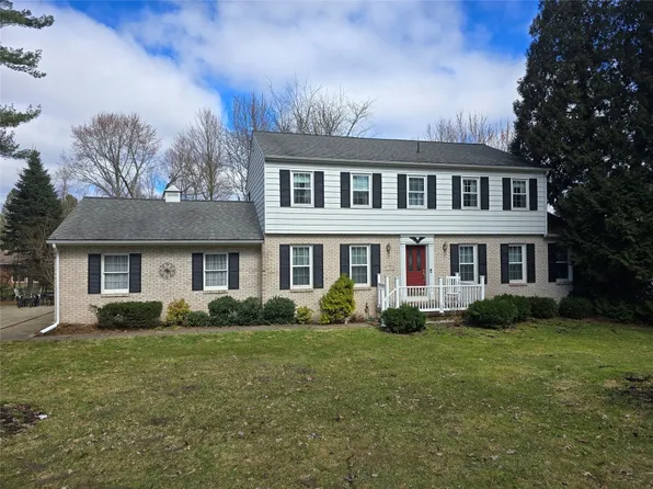 113 S Skytop Rd, Edinboro, PA 16412
