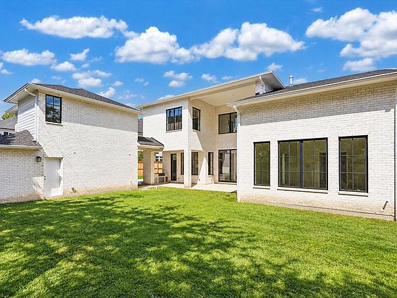 4th image of 6011 Stones Throw Rd