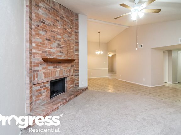 3rd image of 1053 Twin Falls Dr