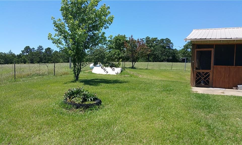 2nd image of 136 Byers Rd