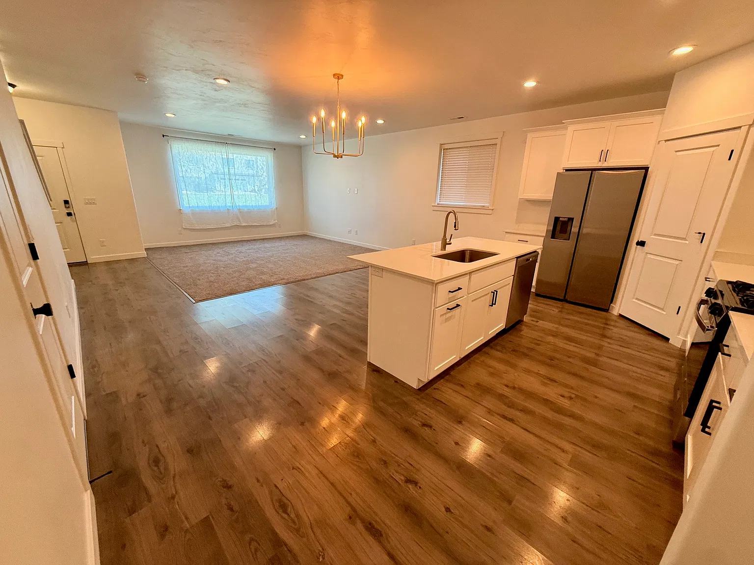 3 bed, 2.5 bath, 1680 sqft, $2,200 — Photo 4