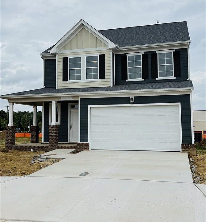 1st image of 334 Station Dr