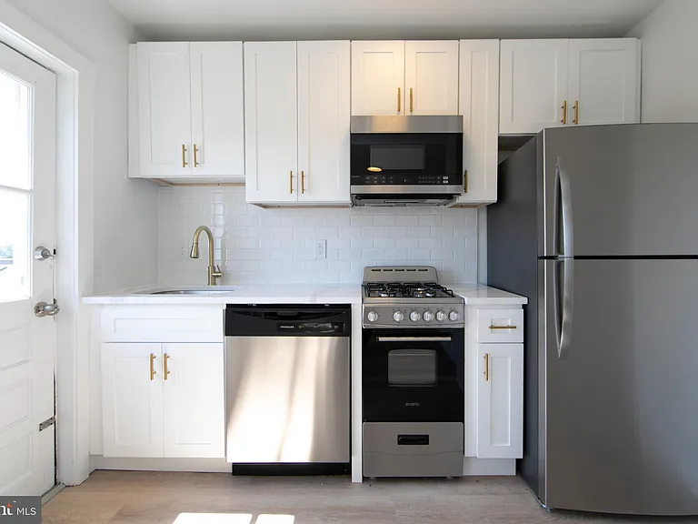 9 E Holly Ave #5 — Photo 5