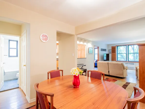 7423 Ridge Boulevard image 6 of 25