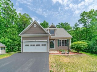 16 Garnet Ln, Scotia, NY 12302
