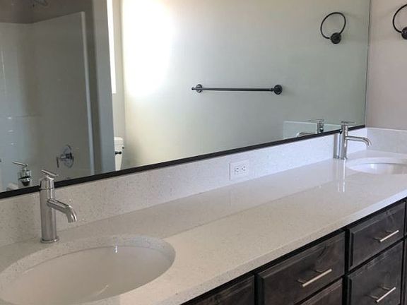 5th image of 3987 N Catalina Ave