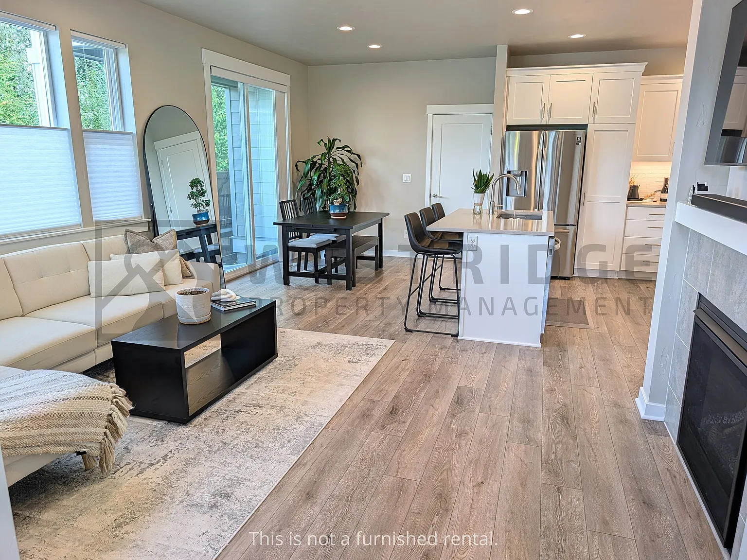 3 bed, 2.5 bath, 1704 sqft, $2,900 — Photo 3