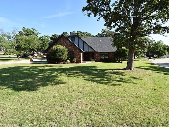 2nd image of 2430 Northwood Dr
