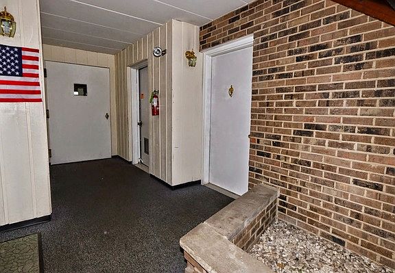 4th image of 10831 S Keating Ave APT 1NE