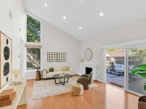 107 Charter Oaks Cir, Los Gatos, CA 95032