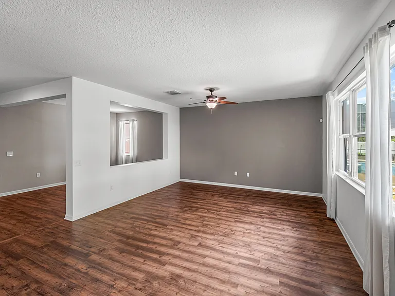 2813 Shelburne Way — Photo 11