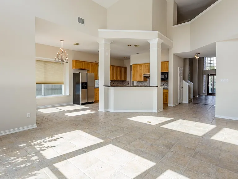 10026 Lakeside Gables Dr — Photo 8