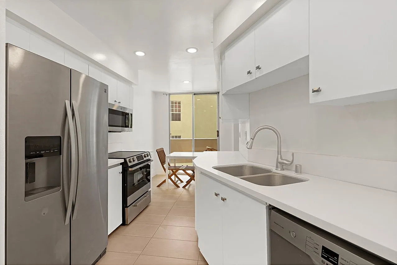 1 bed, 1260 sqft, $3,350 — Photo 3