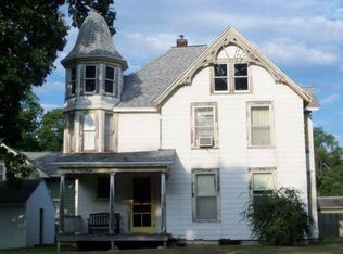 420 N Dement Ave, Dixon, IL 61021