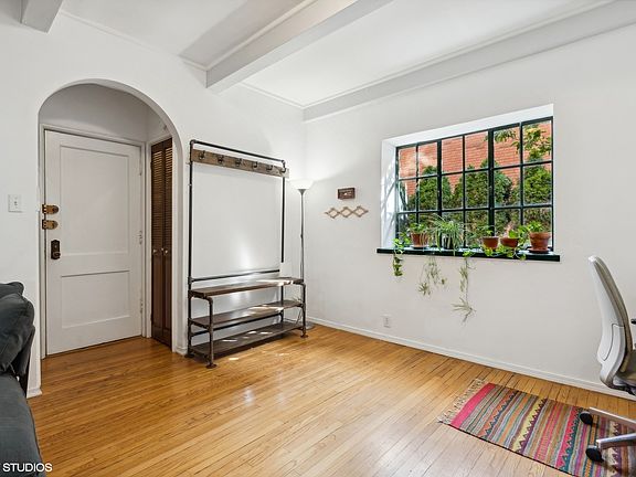 3rd image of 5529 S University Ave APT 1W