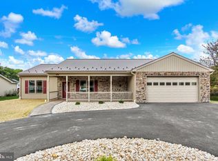 13189 Seneca Dr, Waynesboro, PA