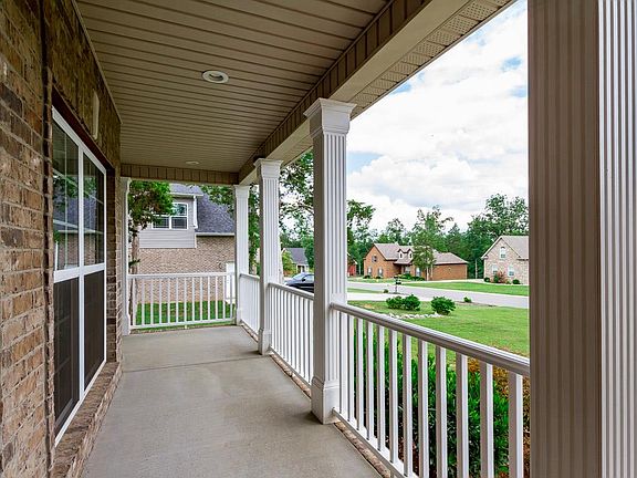 5th image of 705 Twin View Dr