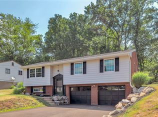 671 Harborview Dr, Pittsburgh, PA 15239