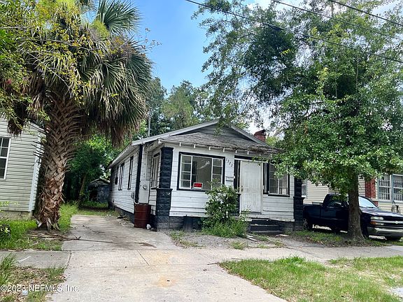 4th image of 1322 7TH Street W
