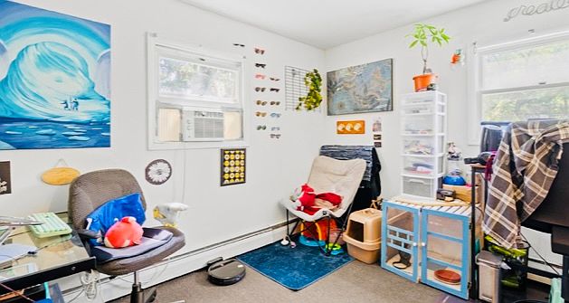 2nd bedroom, used here as a home office