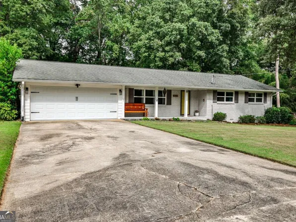 4128 Cedar Knoll Dr, Tucker, GA 30084