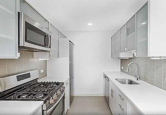 3rd image of 2167 2nd Ave #7E